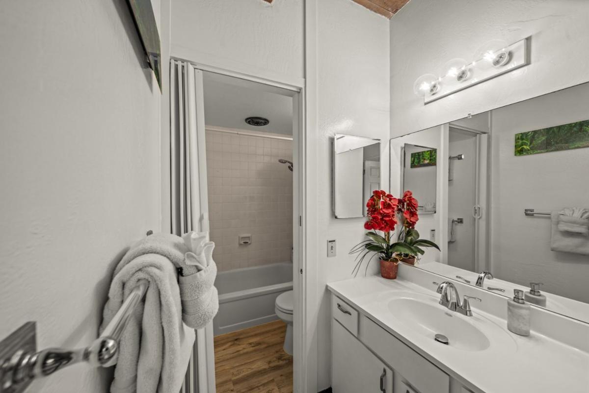 Newly Upgraded 1Br Unit Near Beach Max Of 5 Guests Kailua-Kona Esterno foto